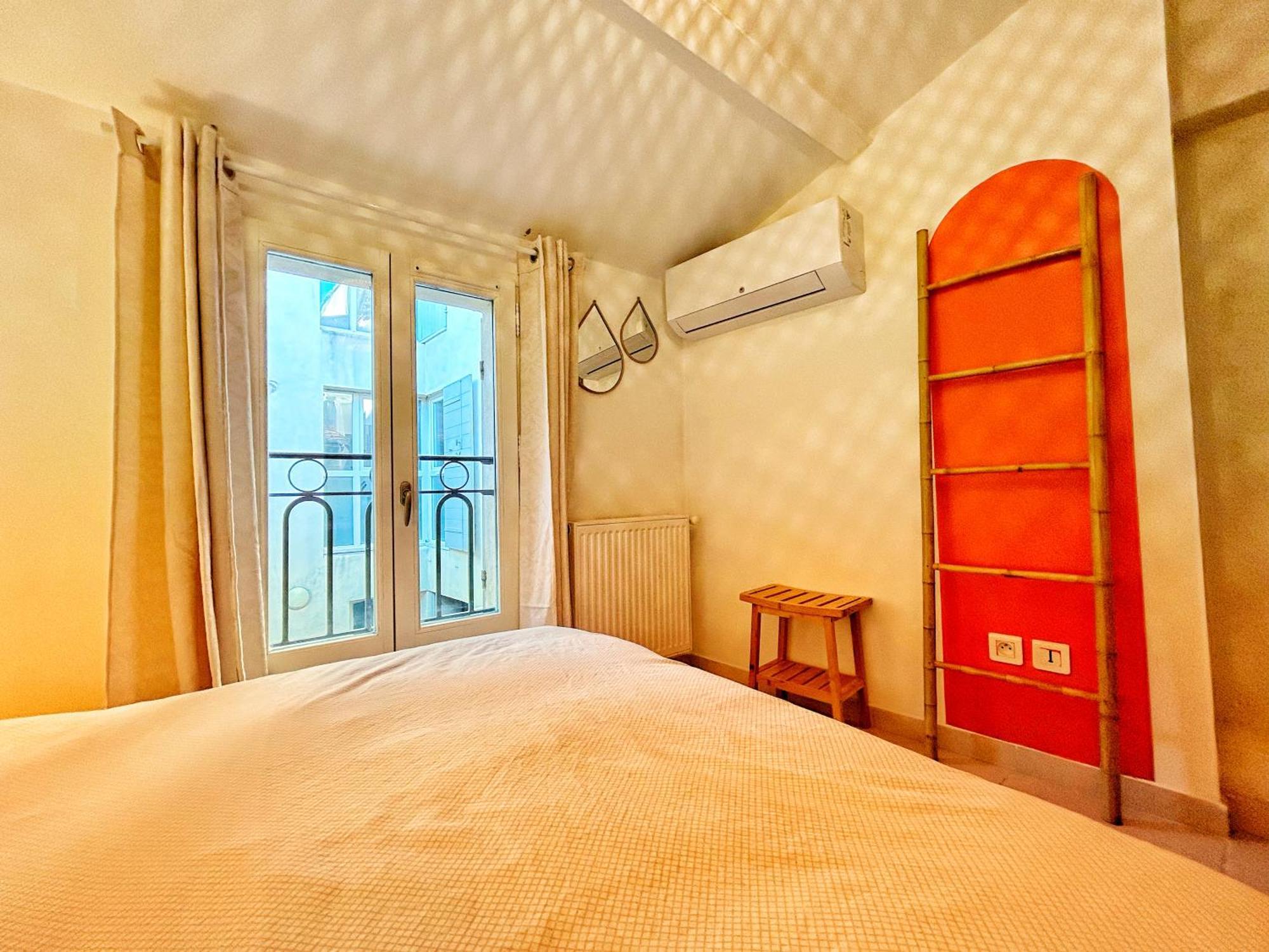 Terracotta Tranquility Apartment Арл Екстериор снимка