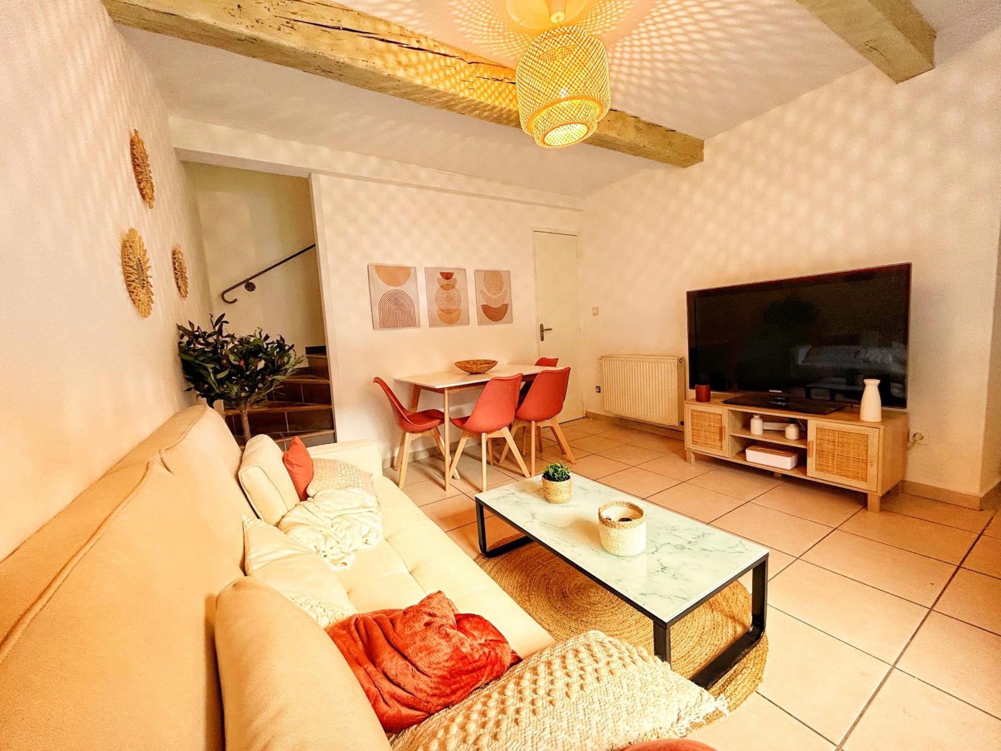 Terracotta Tranquility Apartment Арл Екстериор снимка